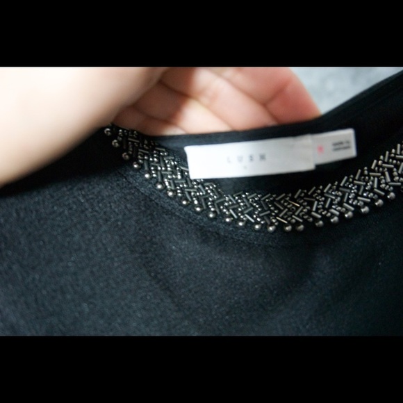 Lush scalloped crop top with embellished neck line size M - Picture 4 of 5